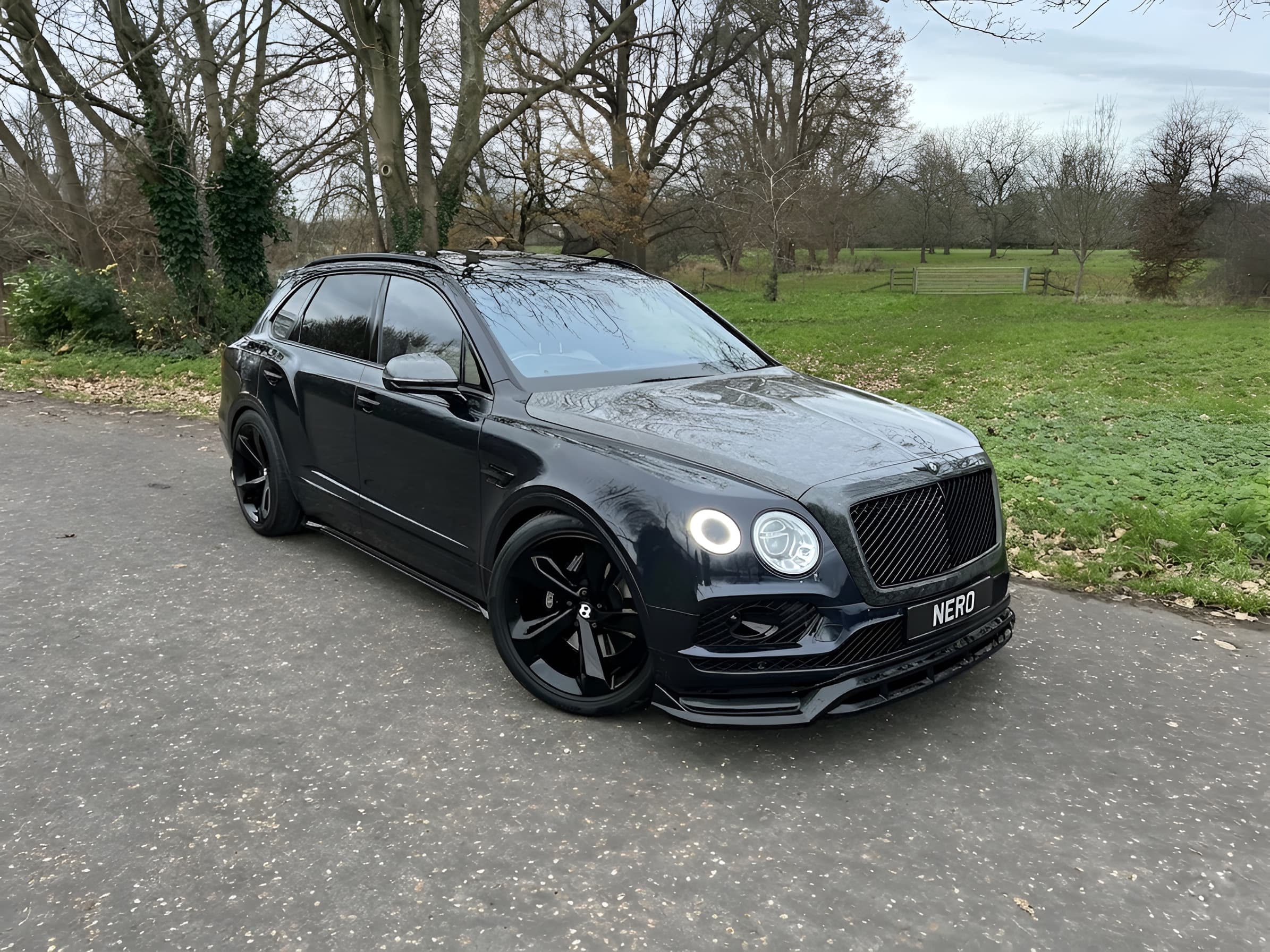 Blackout Bentley Bentayga - Image 2