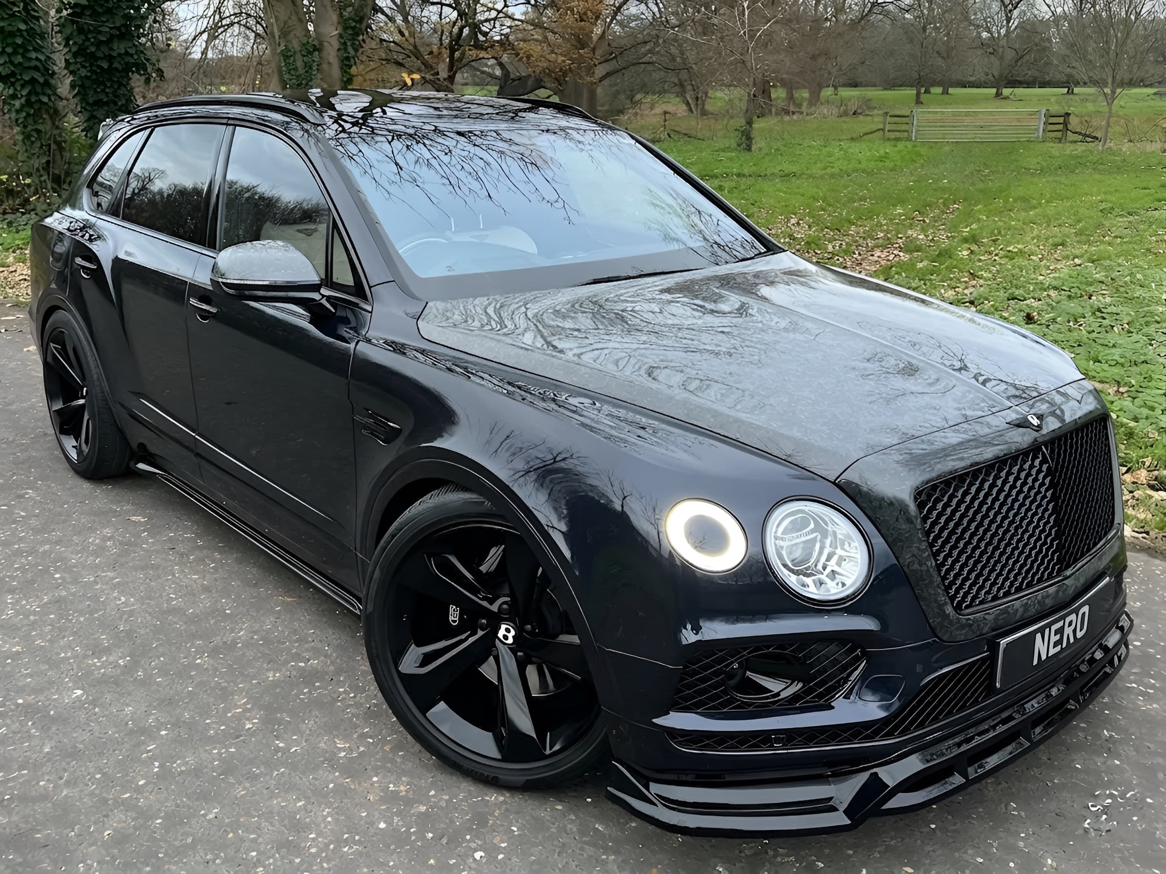 Blackout Bentley Bentayga - Image 3