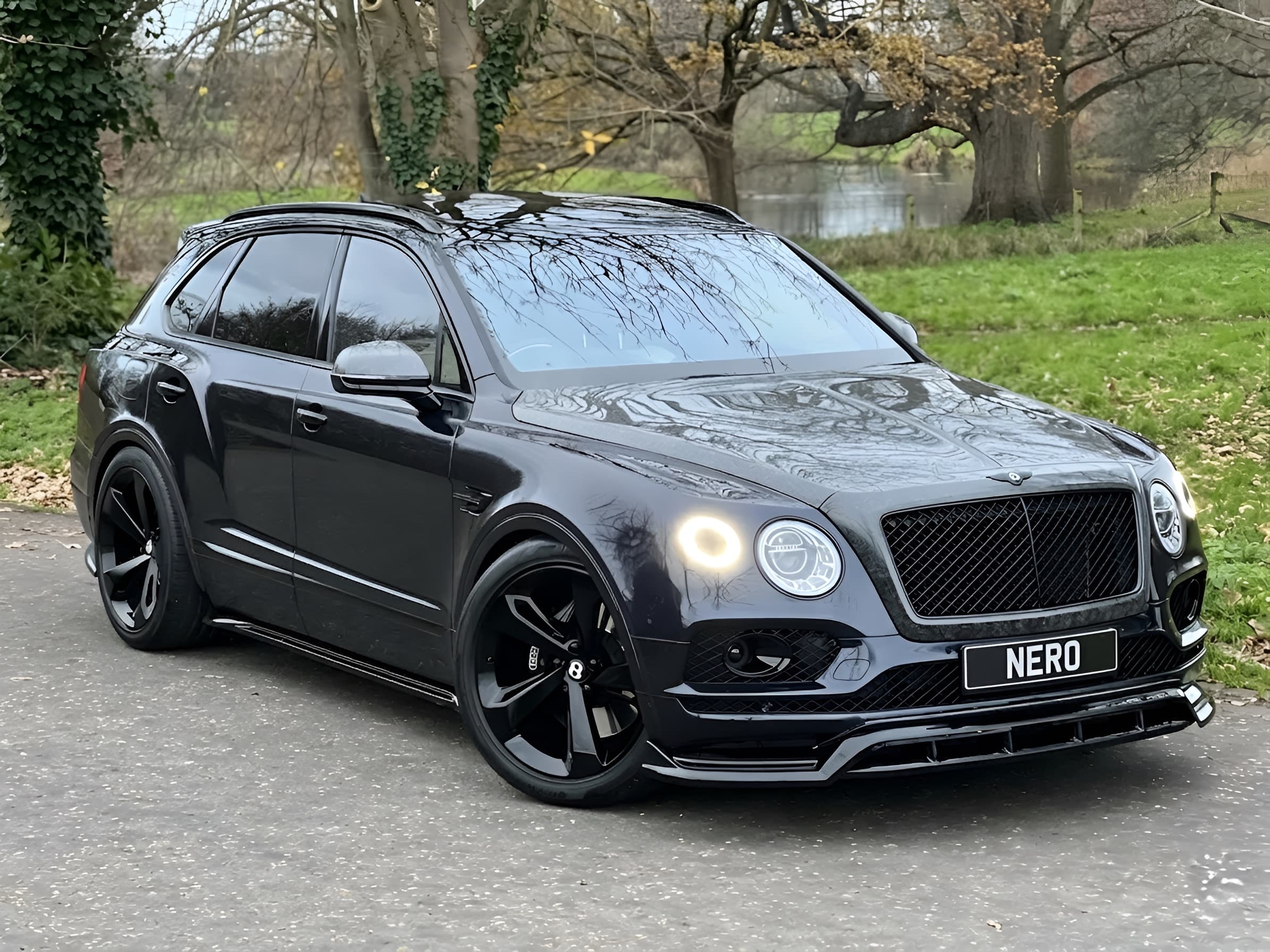 Blackout Bentley Bentayga - Image 4