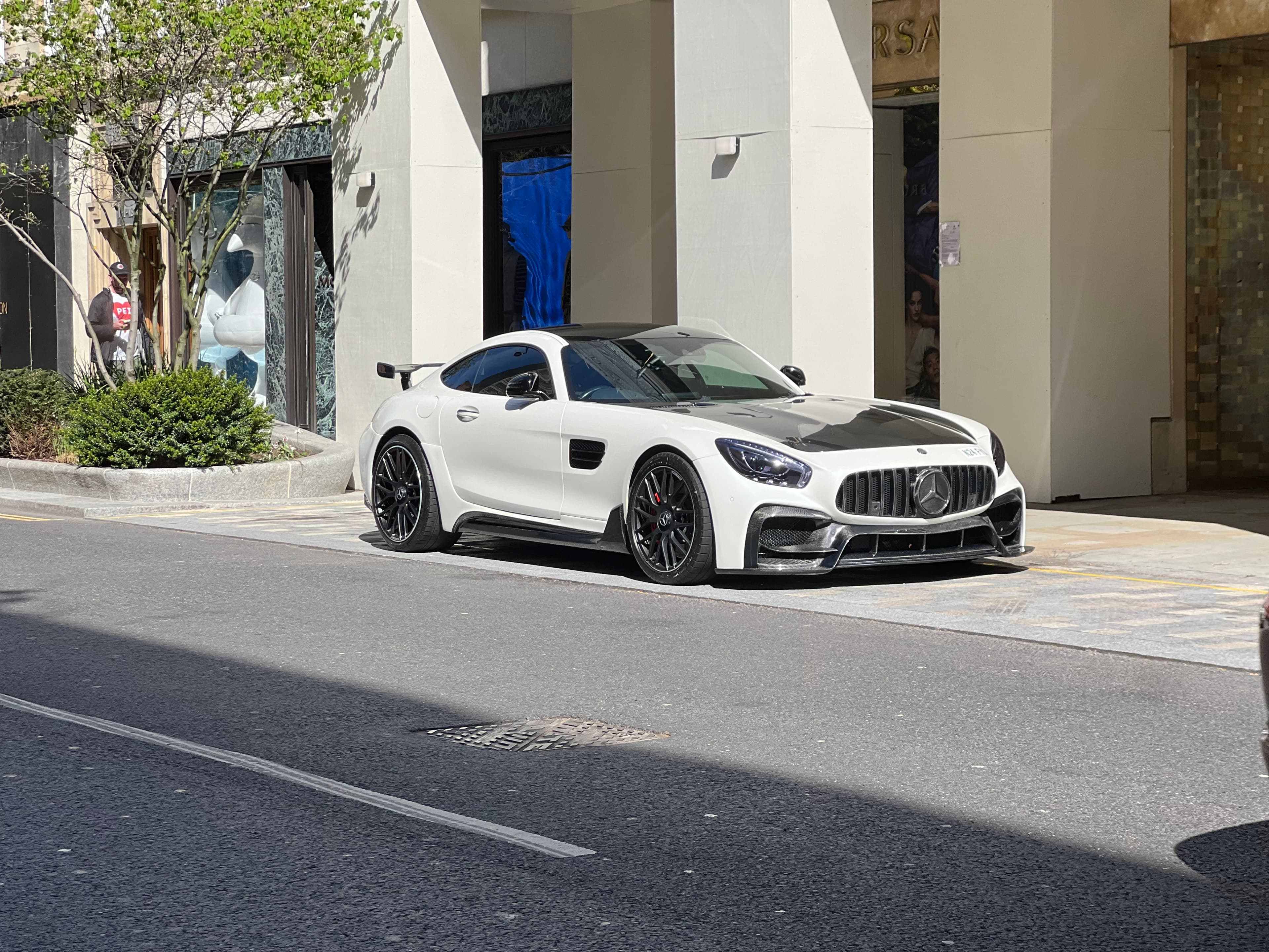 White Carbon Mercedes-AMG GT-R - Image 2