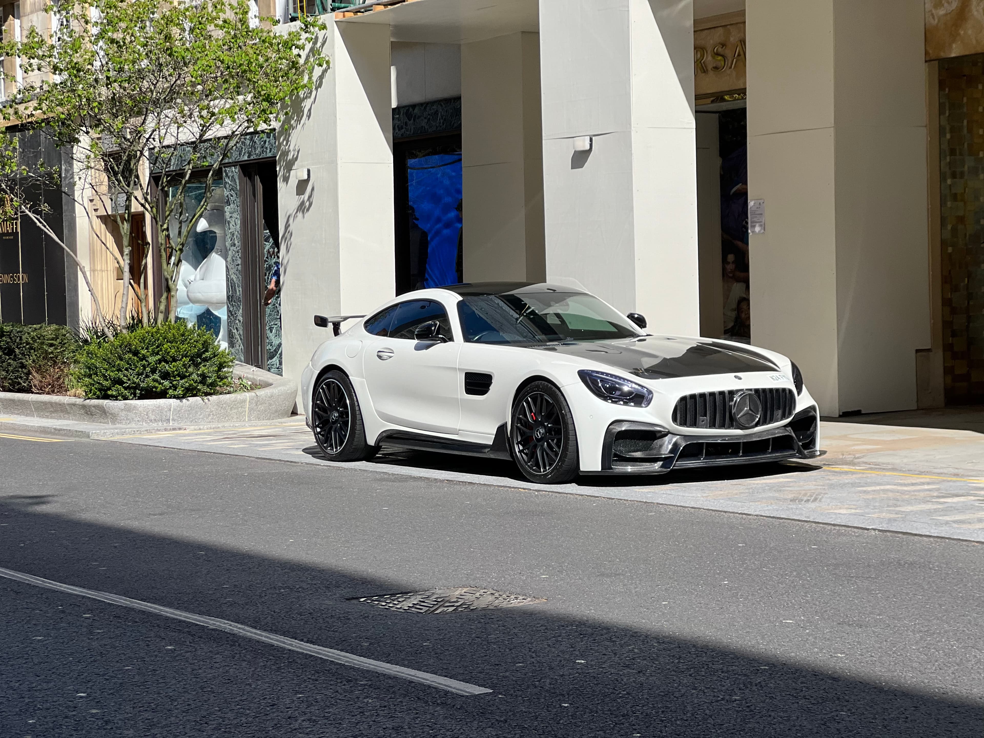 White Carbon Mercedes-AMG GT-R - Image 3