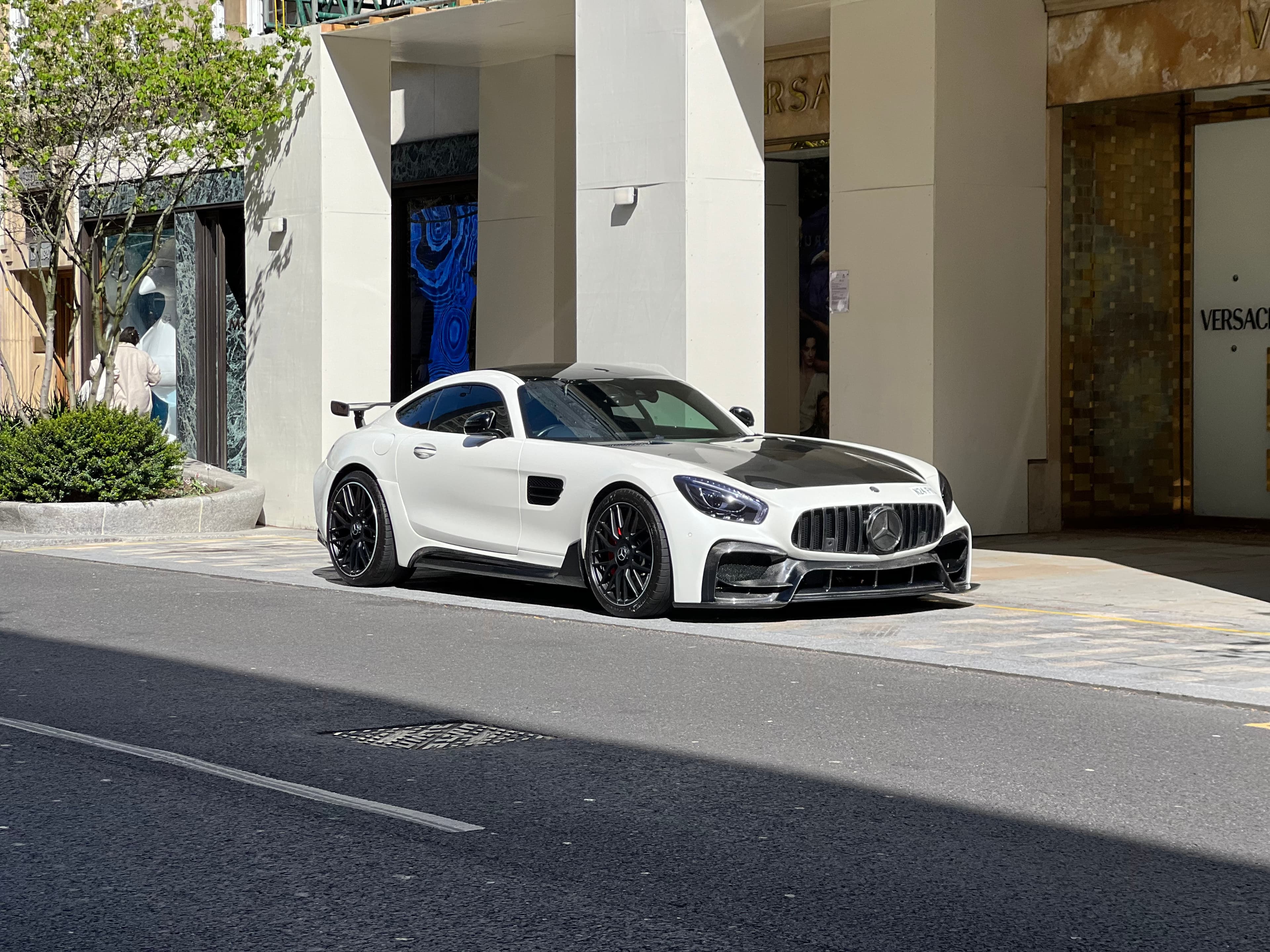 White Carbon Mercedes-AMG GT-R - Image 4