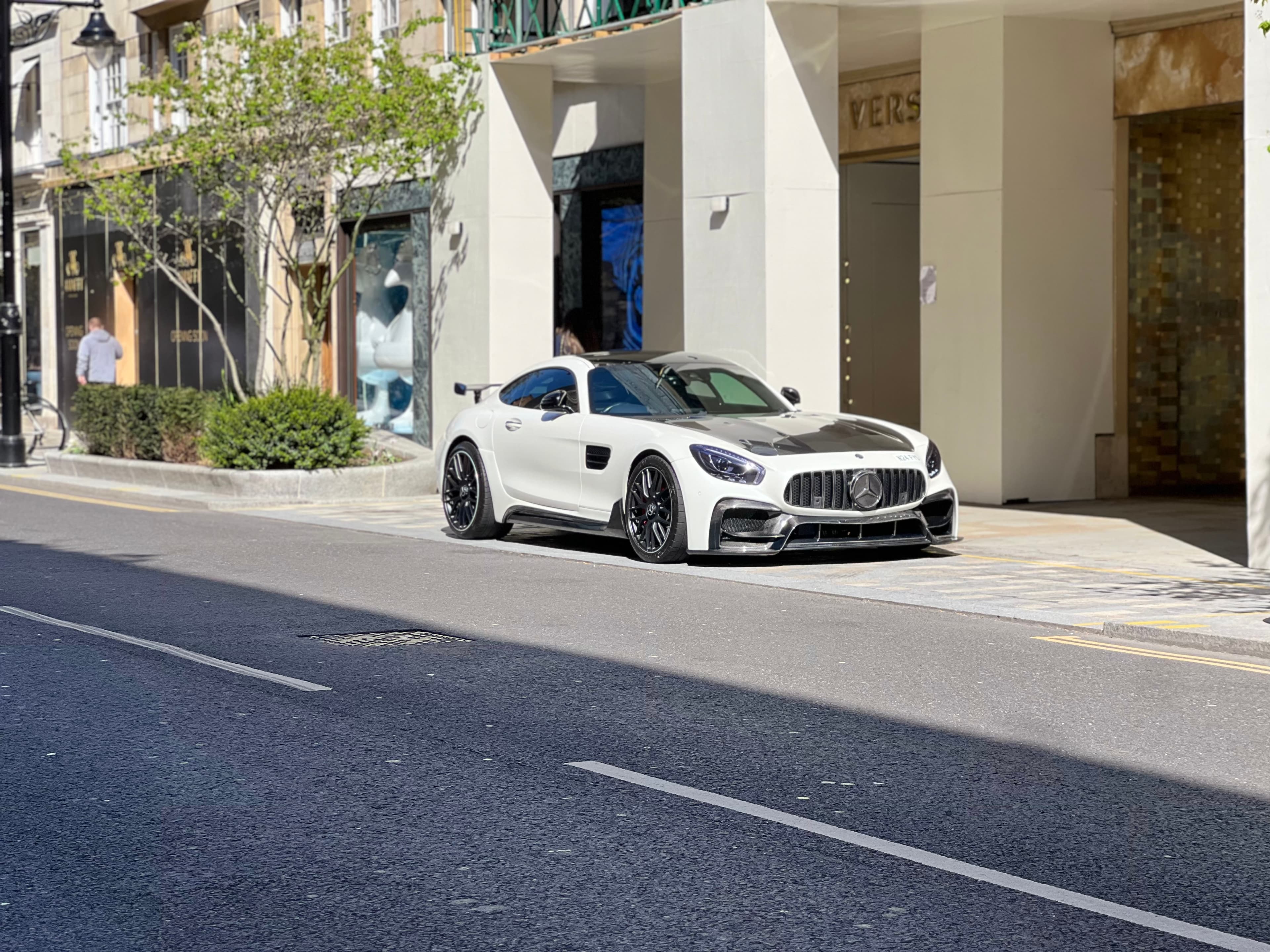 White Carbon Mercedes-AMG GT-R - Image 5